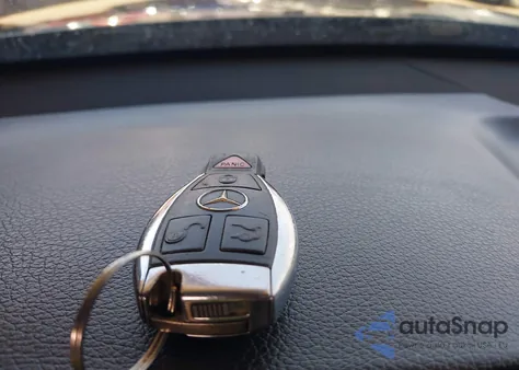 2014 Mercedes-Benz C 250 из США, поврежденный, VIN WDDGJ4HB4EG160511